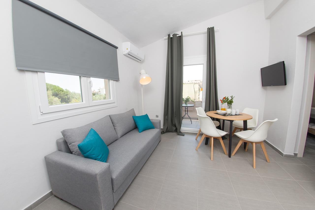 Palio Grey Apartments Palaiontsiflikion Exterior photo