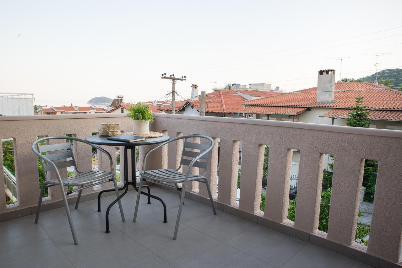 Palio Grey Apartments Palaiontsiflikion Exterior photo